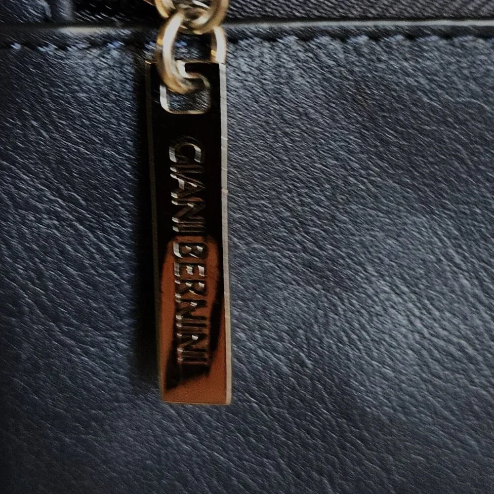 Giana Bernini Black Crossbody Organizer Purse - Picture 3 of 11
